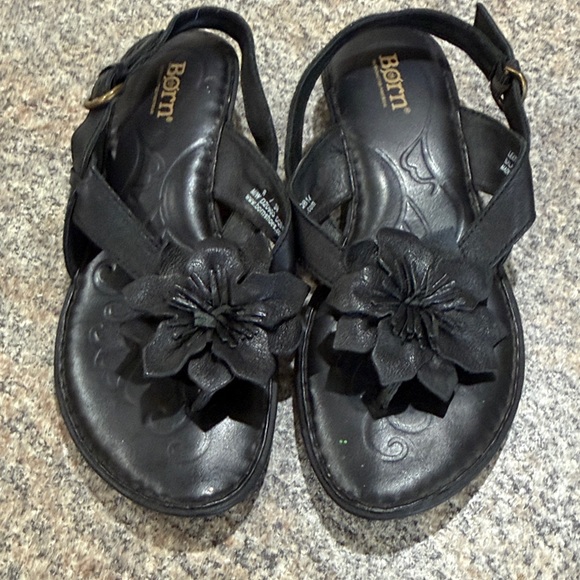 Born Black Sandals with Floral Design size 8 - Picture 6 of 8